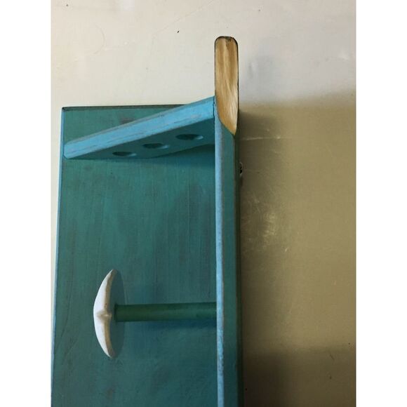 Scratch & Dent Green Weathered Finish Sand Dollar Wooden Wall Hook Shelf - Picture 4 of 4
